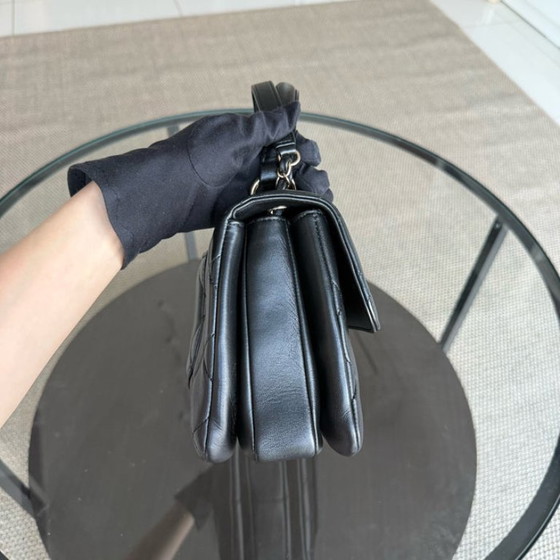 Image 1 of Chanel Trendy CC Petit - Cuir d'agneau matelassé noir et finitions dorées