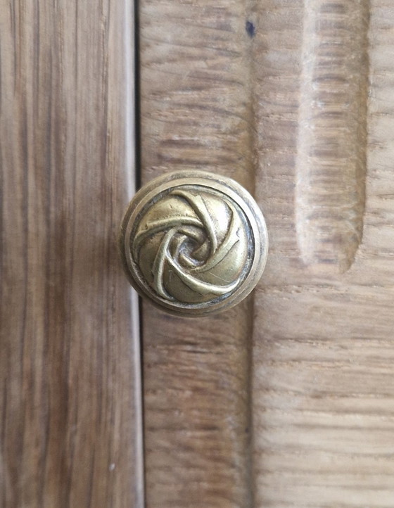 Image 1 of Meuble d’appoint style Art déco- Chêne sculpté- Années 1930