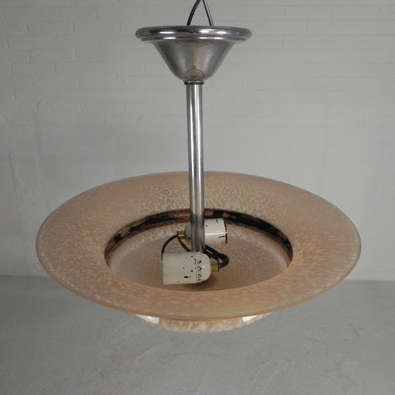 Image 1 of Art Deco hanglamp met glazen schaal van gewolkt glas met een gouden band, jaren 30