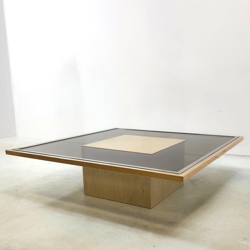 Tavolino da caffè di design Georges Mathias in travertino, ottone e vetro, anni '70.