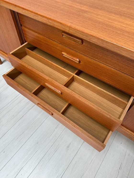 Image 1 of Grande credenza danese vintage di metà secolo in teak anni '60