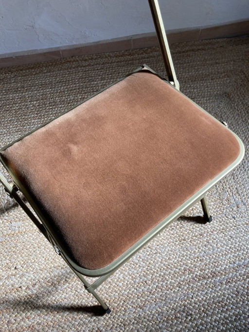 Silla de ópera plegable de metal dorado, década de 1960-1970