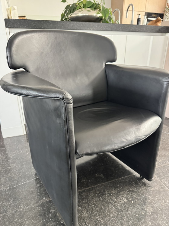 Poltrona Lounge Ronda di Afra e Tobia Scarpa (1979), Cassina, Poltrone, Pelle, Nero (foto 3 di 5)