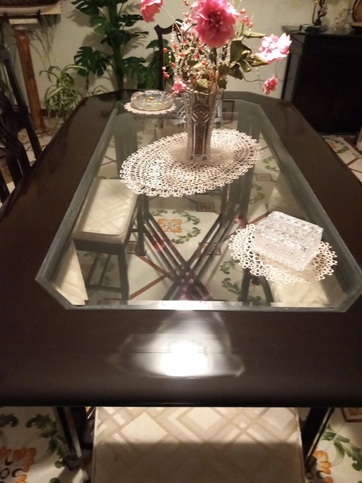 Table with 6 Giorgetti chairs from the 70s