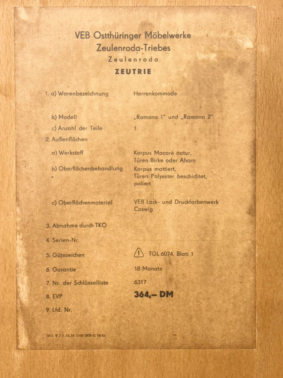 Image 1 of Stijlvolle kledingkast uit het midden van de vorige eeuw / linnenkast uit de jaren 60 / vintage kledingkast