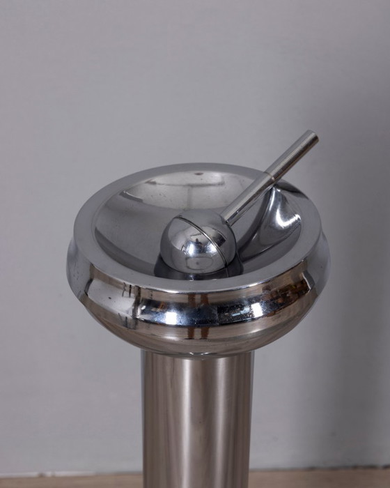 Vintage 1970s Italian-Design Chrome-Plated Metal Floor Ashtray – Decorative Objects (photo 7 of 10)