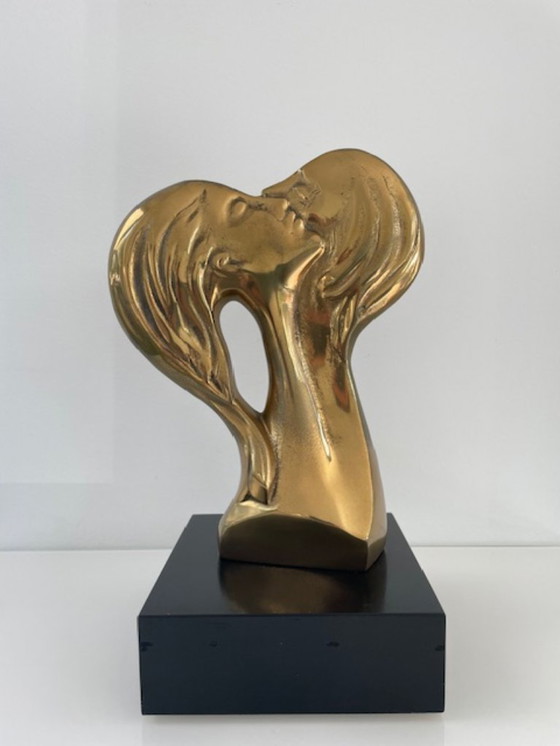 Image 1 of Sculpture en laiton « Le Couple » sur piédestal – 28,5 cm