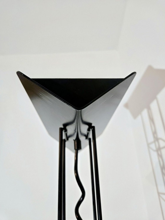 Lampada da terra alogena postmoderna vintage (Anni '80) - Stile italiano – Lampade da terra, Metallo (photo 8 of 12)