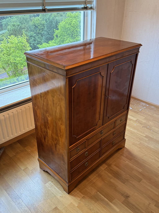 Heldense Exclusive TV Cabinet