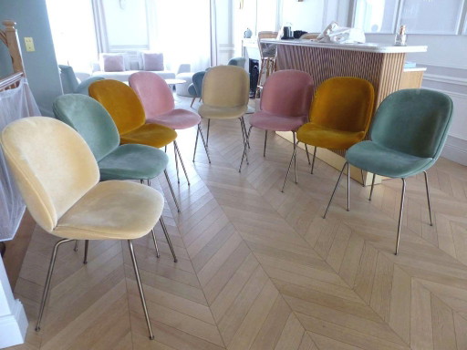 Set aus 8 „Beetle Dining Chair“-Stühlen in Samt von GUBI, Design Stine Gam & Enrico Fratesi