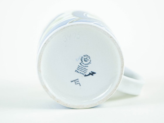 Image 1 of Mug en porcelaine, design danois, 1981, designer : Ivan Weiss, fabricant : Royal Copenhagen
