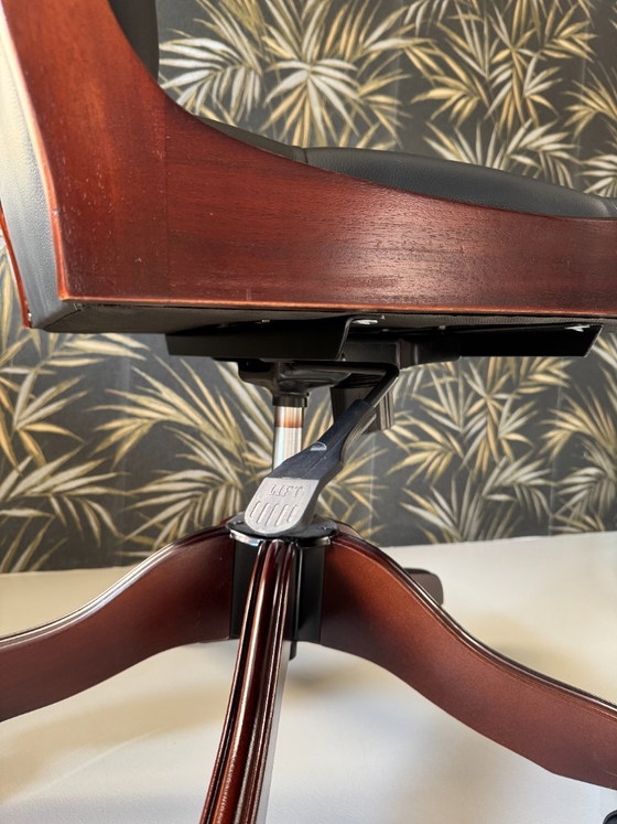 Image 1 of Fauteuil pivotant de style classique/vieil anglais – réglable