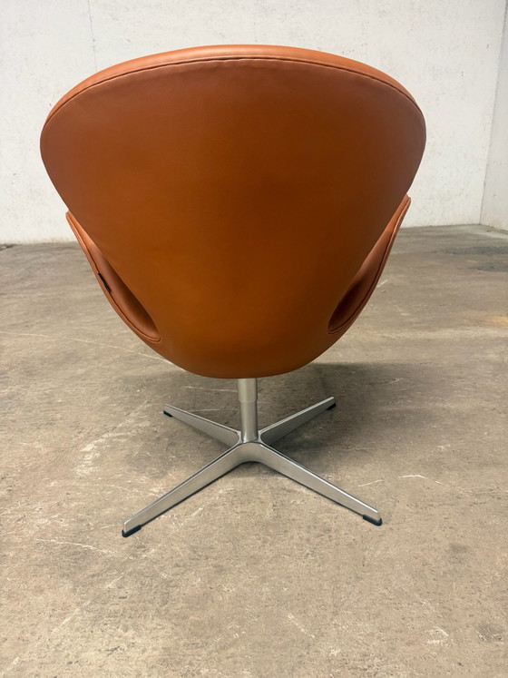 Fritz Hansen Swan chair Cognac leather from 2025!! MINT CONDITION!!, Armchairs, Orange (photo 12 of 15)