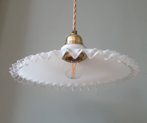 Lampada a sospensione Vintage Francese modello PieCrust - Vetro Opalino Bianco – Lampade a sospensione (photo 10 of 12)