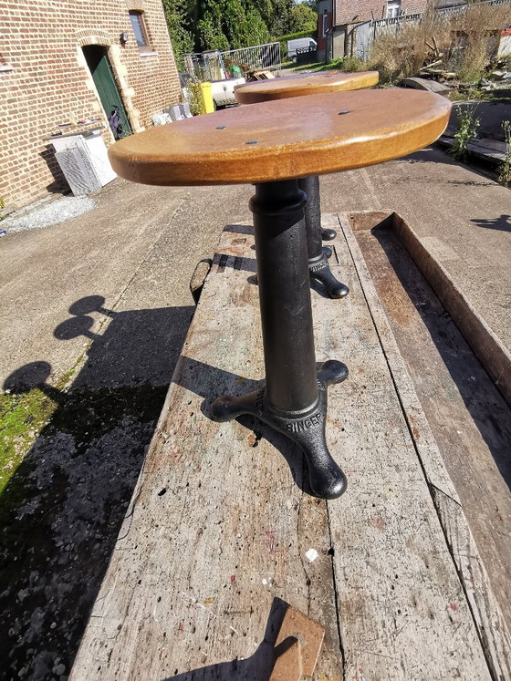 Antieke Singer naaimachine driepoot kruk met ronde gietijzeren zitting – Krukjes, Cast Iron, Wood (photo 10 of 13)