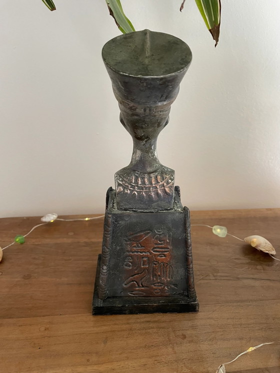Ancient Nefertiti Bust – Sculpture, Bronze, Wood (photo 5 of 5)