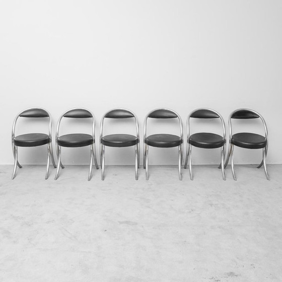 Image 1 of SET VAN 6 VINTAGE GIOTTO STOPPINO-STIJL STOELEN UIT DE JAREN 70 – VERCHROOMDE DESIGNERSTOELEN MET ZWART KUNSTLEER