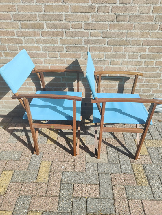 Image 1 of Deux luxueuses chaises de directeur pliantes en teck