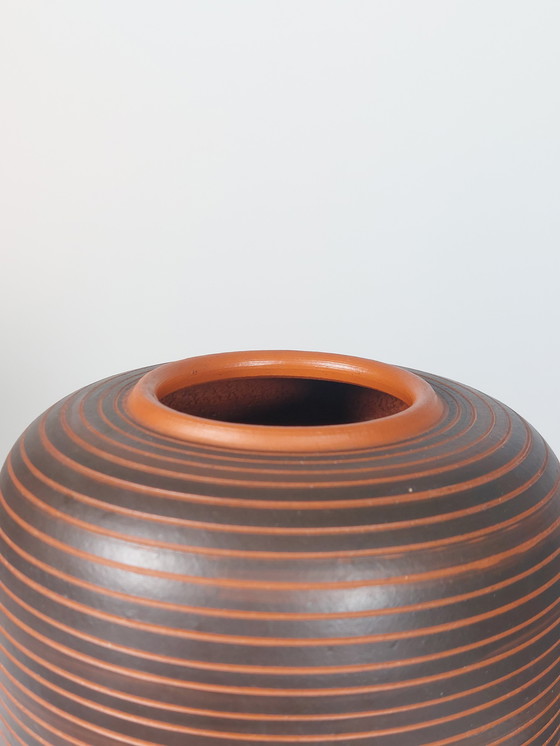 Image 1 of Decorazione vintage scanalata, vaso in ceramica fatto a mano da Rudi Stahl