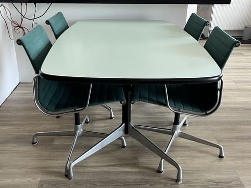Original Vitra table + 4 swivel Vitra EA 108 chairs