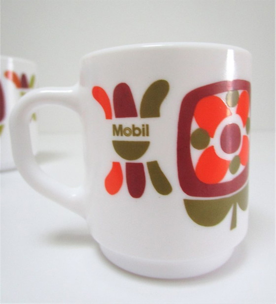 Image 1 of 1970s floral mugs and cups