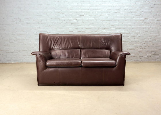 Canapé deux places en cuir marron chocolat, modèle Lauriana, créé par Afra et Tobia Scarpa pour B&B Italia. (photo 16 of 23)