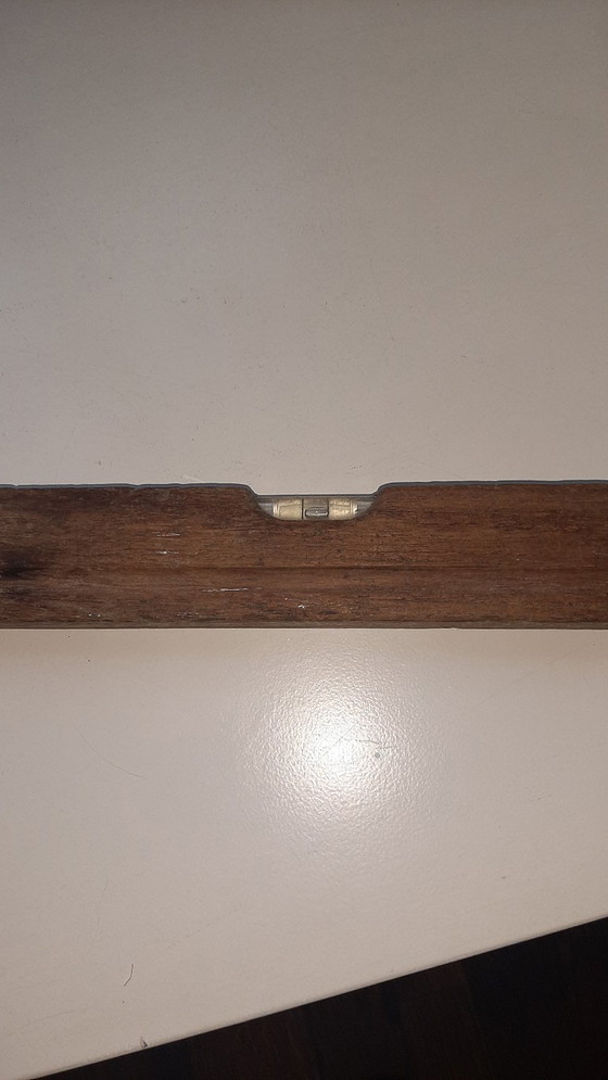 Image 1 of vieux niveau à bulle