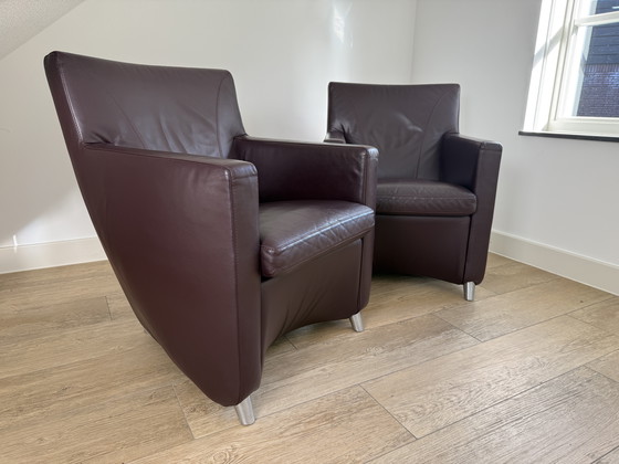 Image 1 of 2 sillones Leolux Dolcinea tapizados en piel color pluma/púrpura