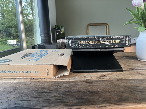 Image 1 of James Bond 007 Archief XL salontafelboek