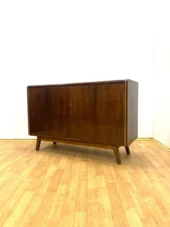 Image 1 of Midden-eeuwse kast van Bohumil Landsman voor Jitona, Tsjechisch ontwerp, jaren 60