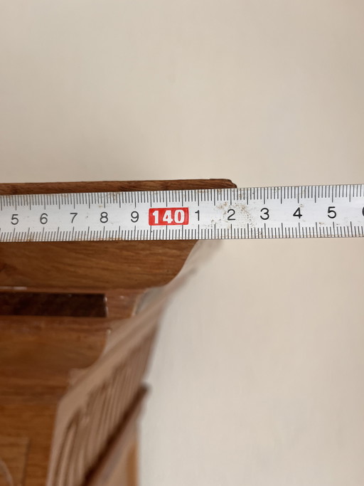 Antiguo mueble con cojines de Gelderland