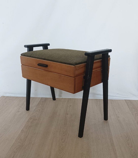 Image 1 of Tabouret des années 1950 avec rangement
