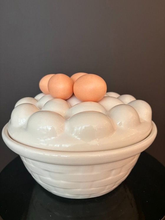 Image 1 of Vintage Italiaanse Majolica eierterrine met deksel 