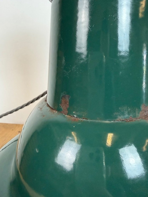 Image 1 of Lámpara colgante industrial francesa de esmalte de petróleo de Sammode, década de 1950.