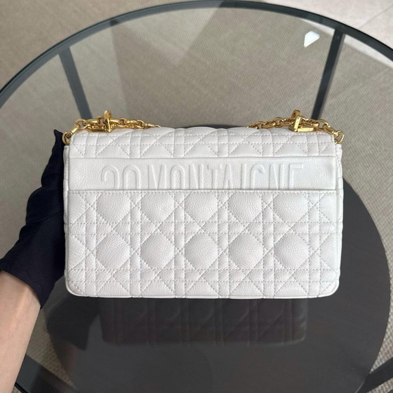 Image 1 of DIOR CARO MEDIUM - PELLE DI VITELLO GRANATA CANNAGE, FERRAMENTA BIANCA ORO
