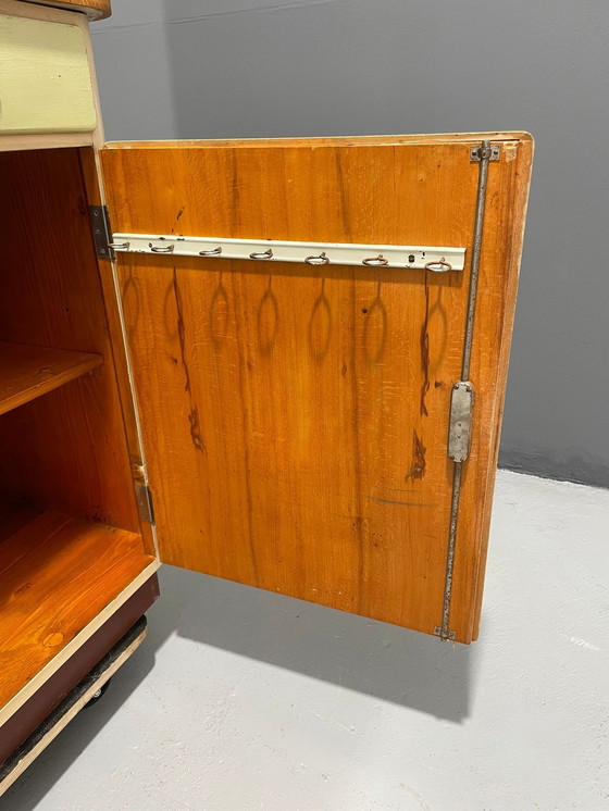 Image 1 of Mobile buffet cecoslovacco d'epoca di Tatra Nábytok - 1960 Mid-Century