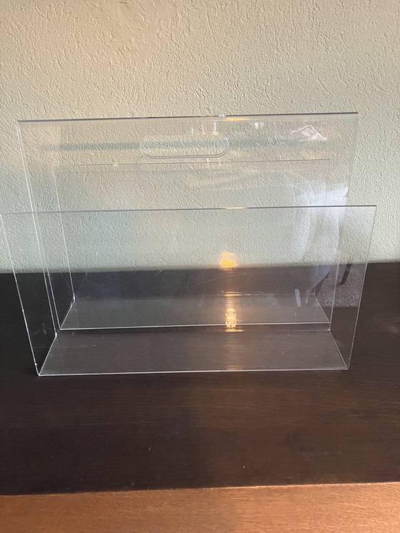 Image 1 of Porte-magazines vintage en acrylique