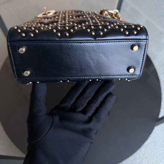 Image 1 of DIOR LADY MINI GESTEPPTES NIETENBELEUCHTUNGS-LAMMLEDER SCHWARZ GOLDENE BESCHLÄGE