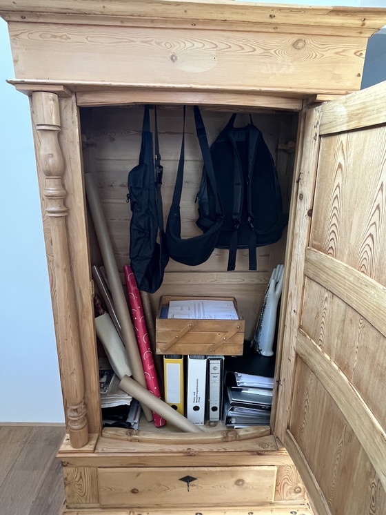 Image 1 of Armario de madera blanda de 1 puerta