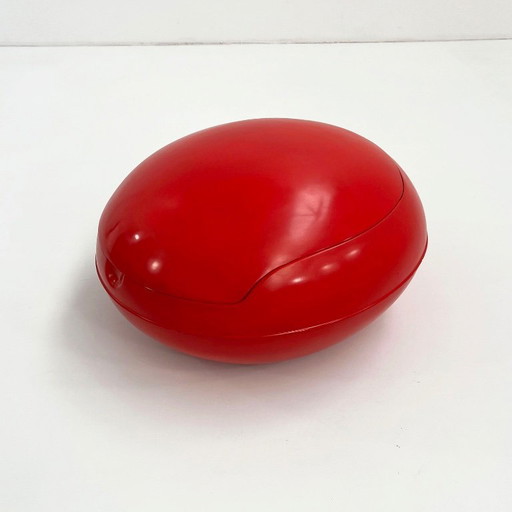 Huevo de jardín GN1 negro y rojo de Peter Ghyczy para VEB Synthese, década de 1970.