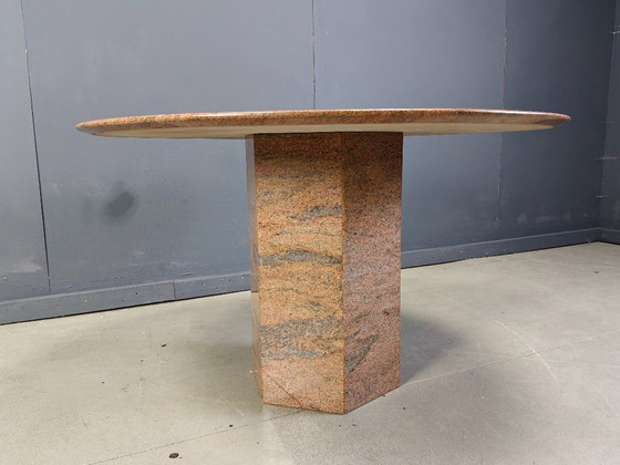 Image 1 of Table de salle à manger ronde vintage en granit, 1970
