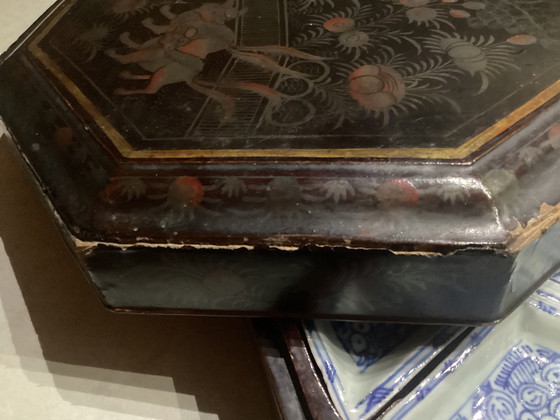 Image 1 of Set di porcellana Horse deuvré in scatola laccata