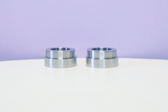 Vintage set x2 aluminum Candle holders Menu, Menu A/S, Aluminium, Silver, Modern (photo 2 of 5)
