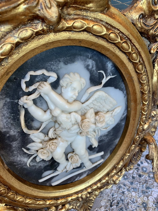 Neobarock Rokoko Kerzenhalter Amor Alabaster Relief Wandleuchter Hollywood Regency Empire Putto (photo 2 of 8)