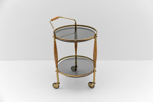 Carrello da portata Regency Mid-Century Modern in vetro fumé e legno, anni '60