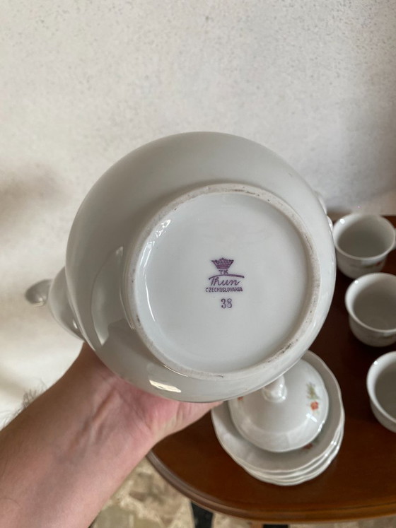 TK Thun Czechoslovakia Mid-Century Floral Porcelain Tea & Coffee Service – 15 Pieces – Crockery (photo 18 of 24)