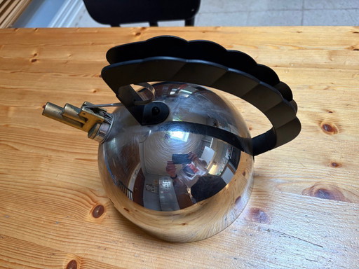 Hervidor de agua de diseño Alessi