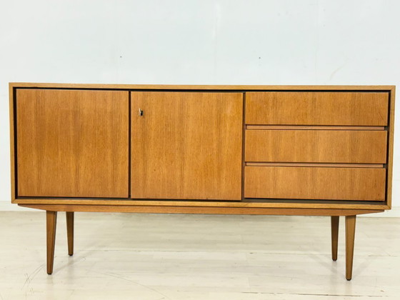 Image 1 of Buffet vintage en teck / Commode style années 60 / Meuble des années 60