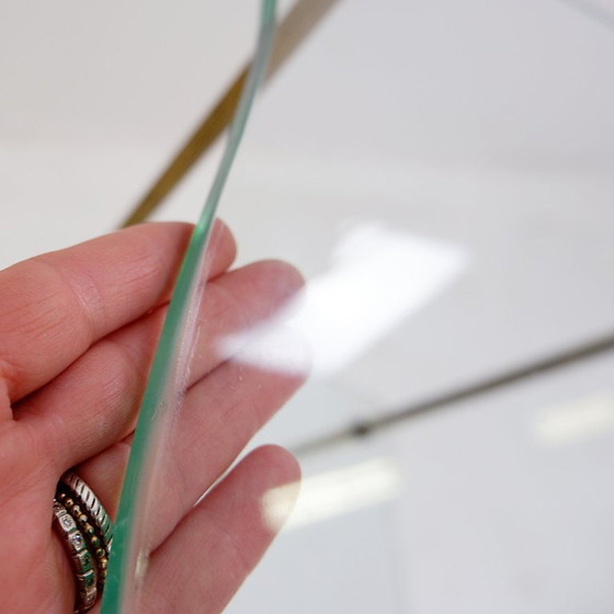 Image 1 of Table d'appoint en laiton avec double plateau en verre, style Maison Jansen - Circa 1940