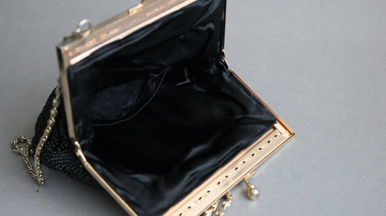 Image 1 of Vintage evening bag, theater bag, beaded embroidery, kiss-proof closure, chain strap